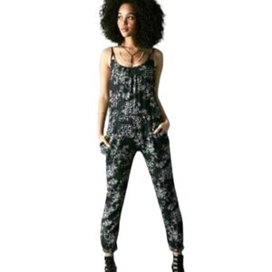 American eagle dark blue floral overall Medium C5